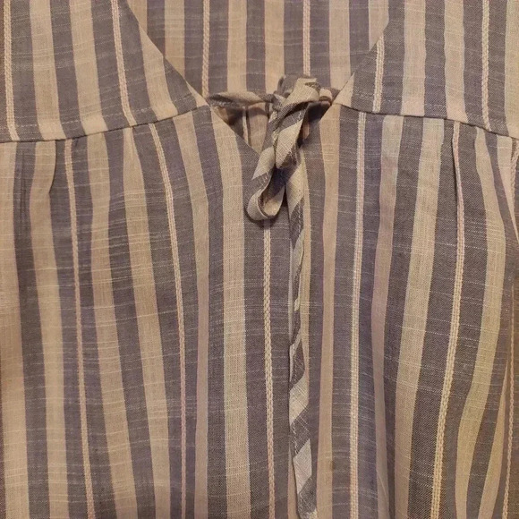 Como Vintage short ruffled sleeve blouse Size Large. - Picture 3 of 6